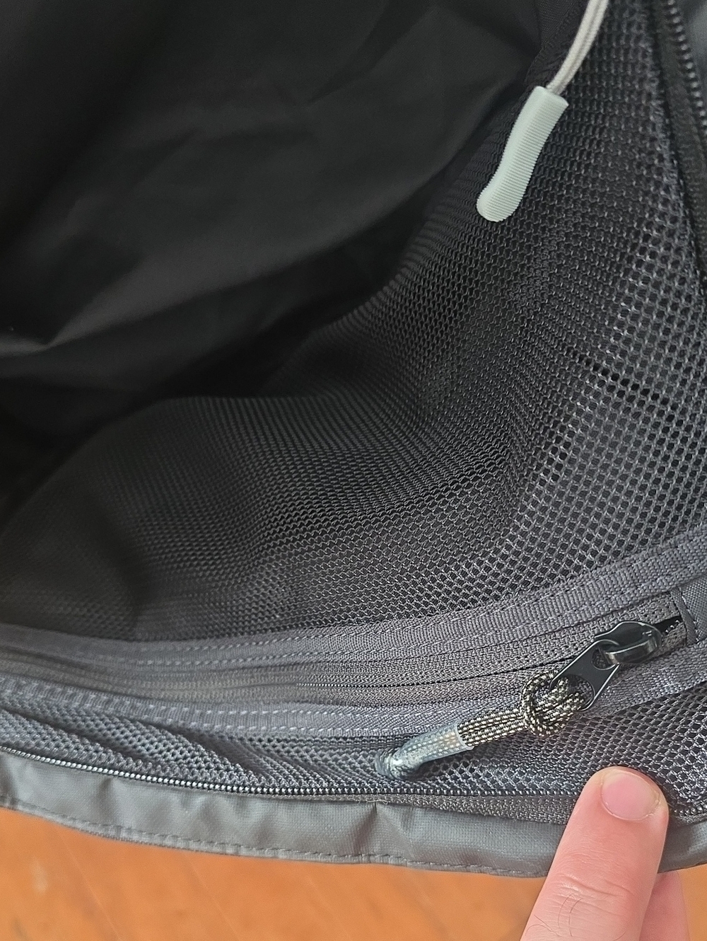 Nike Elite  Men's White & Black Backpack with Gold Accents - Picture 11 of 14